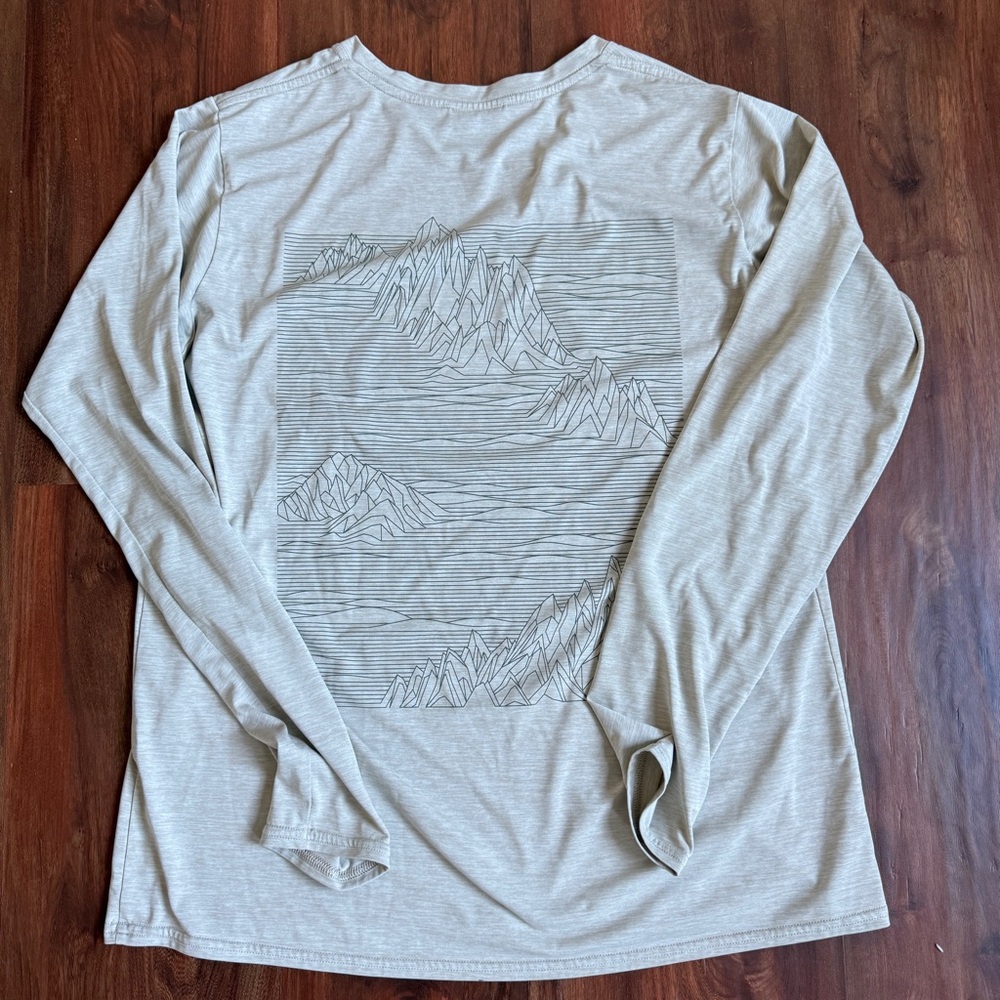Patagonia long sleeve Capilene shirt (large) - Picture 3 of 3